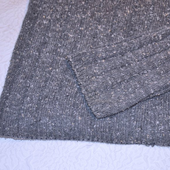 8/$20 Absolutely by creative cotton Vintage Turtleneck Sweater - Picture 7 of 9